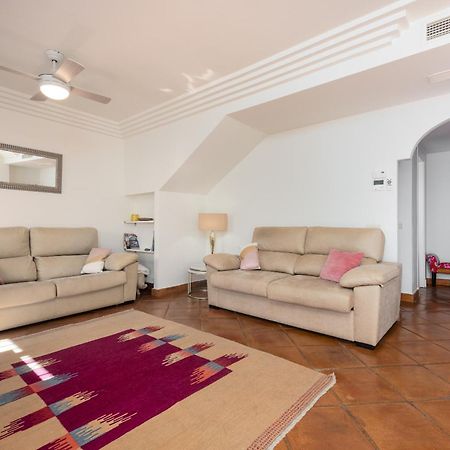 Stylish 3 Bed House 2 Bathrooms, With Patio, Roof Terrace And Communal Pool 5 Minutes Away From The Beautiful Spanish White Village Of Casares Pueblo And Only 20 Mins From The Sea מראה חיצוני תמונה