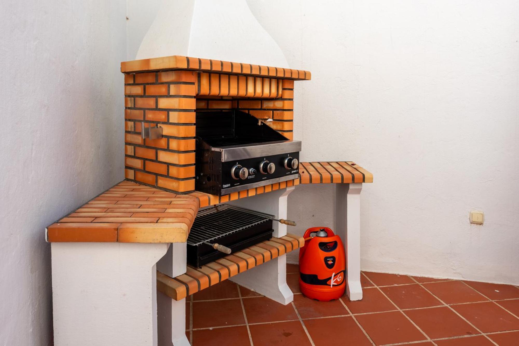 Stylish 3 Bed House 2 Bathrooms, With Patio, Roof Terrace And Communal Pool 5 Minutes Away From The Beautiful Spanish White Village Of Casares Pueblo And Only 20 Mins From The Sea מראה חיצוני תמונה