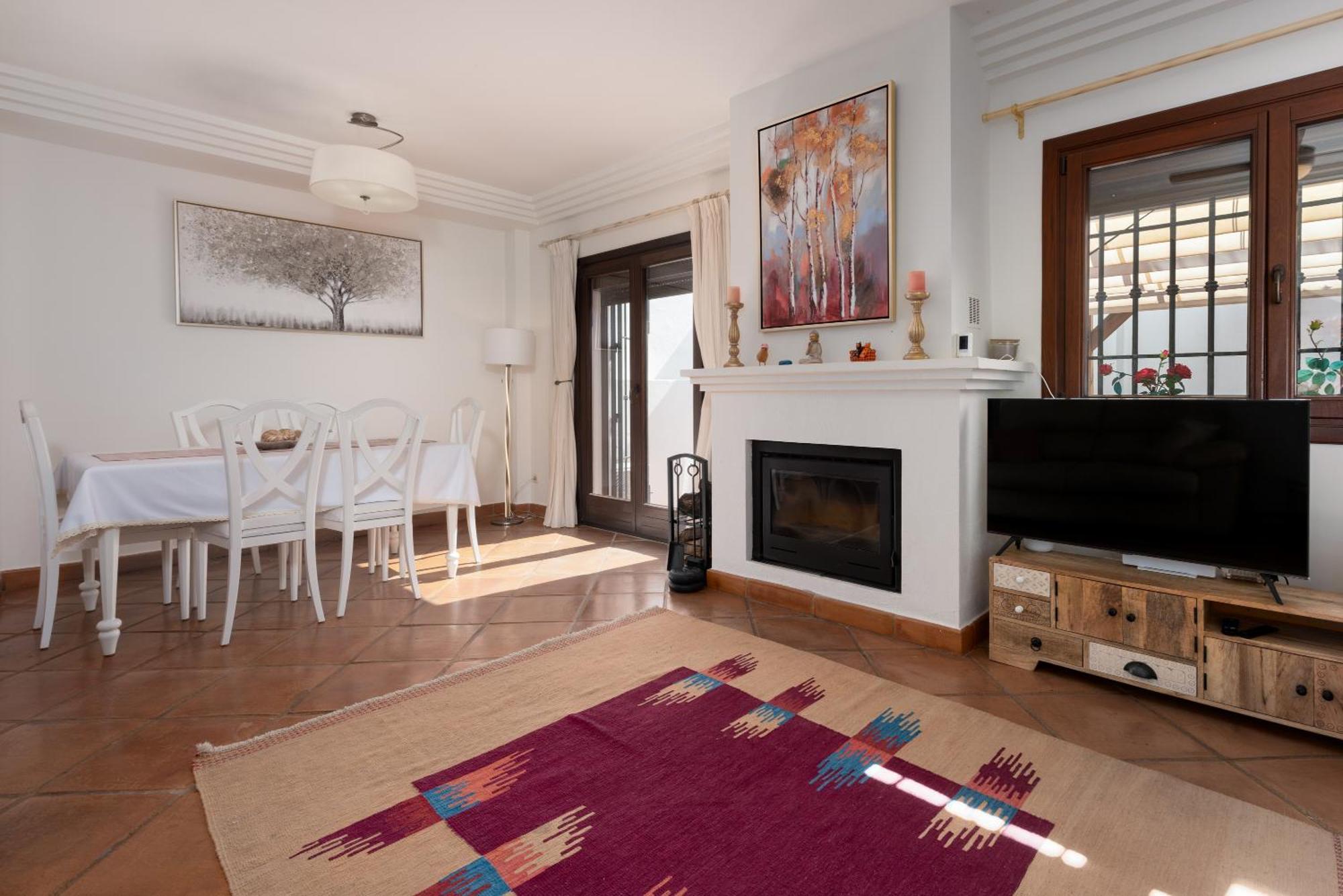 Stylish 3 Bed House 2 Bathrooms, With Patio, Roof Terrace And Communal Pool 5 Minutes Away From The Beautiful Spanish White Village Of Casares Pueblo And Only 20 Mins From The Sea מראה חיצוני תמונה